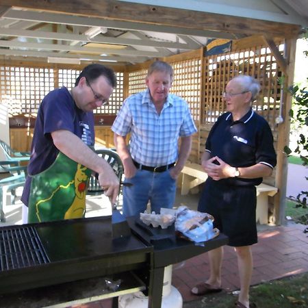Lazy Acre Log Cabins Lakes Entrance Extérieur photo