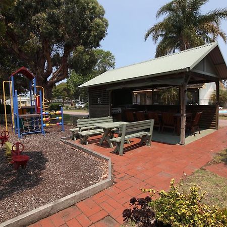 Lazy Acre Log Cabins Lakes Entrance Extérieur photo