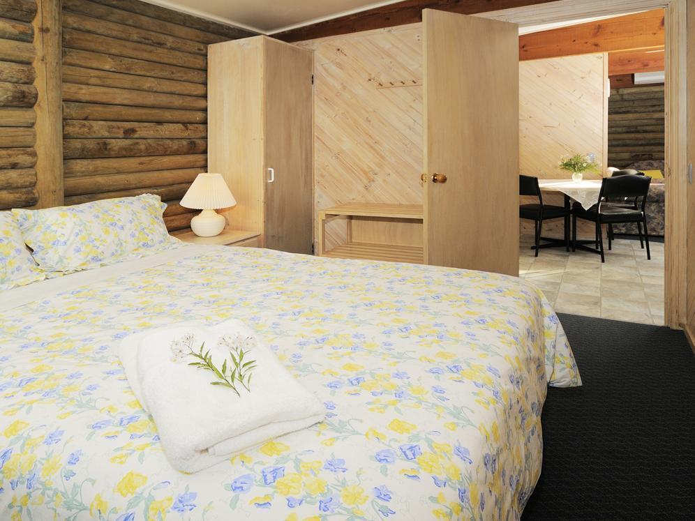 Lazy Acre Log Cabins Lakes Entrance Extérieur photo