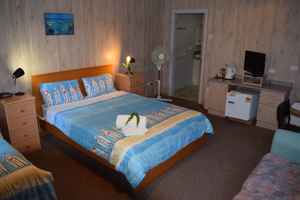 Lazy Acre Log Cabins Lakes Entrance Extérieur photo
