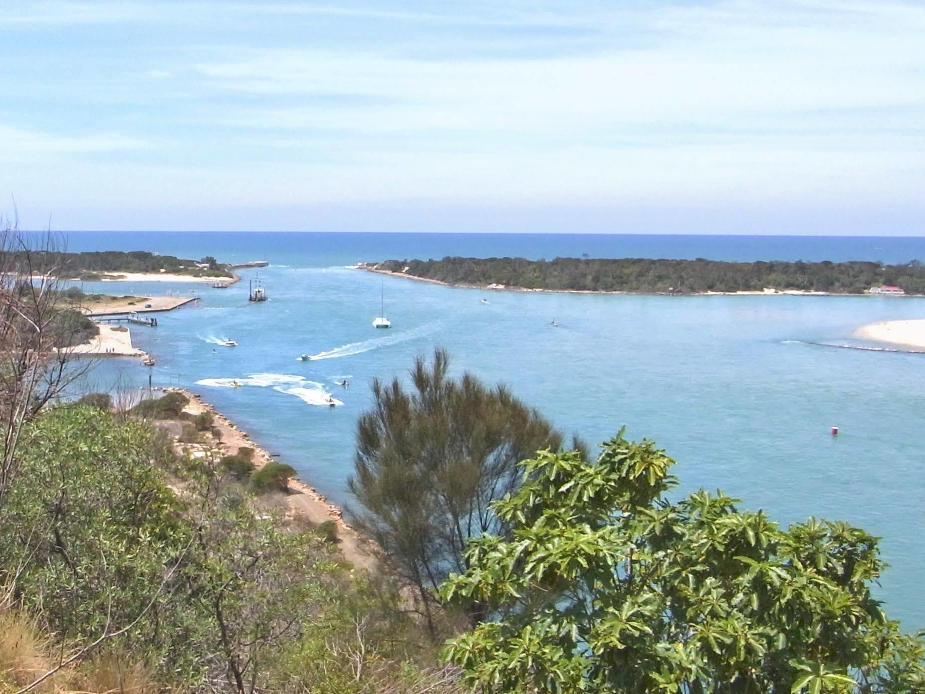 Lazy Acre Log Cabins Lakes Entrance Extérieur photo