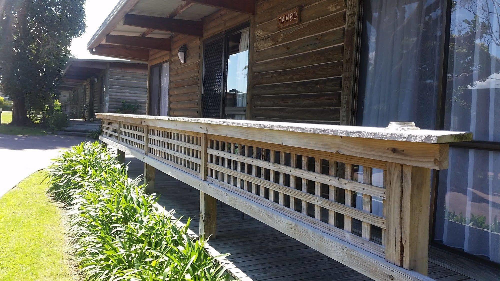 Lazy Acre Log Cabins Lakes Entrance Extérieur photo