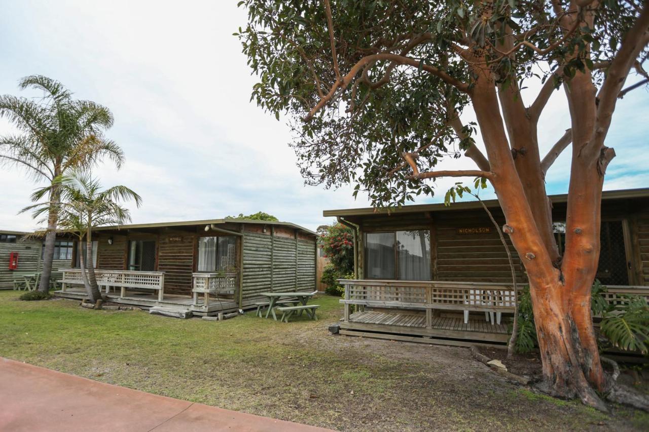 Lazy Acre Log Cabins Lakes Entrance Extérieur photo