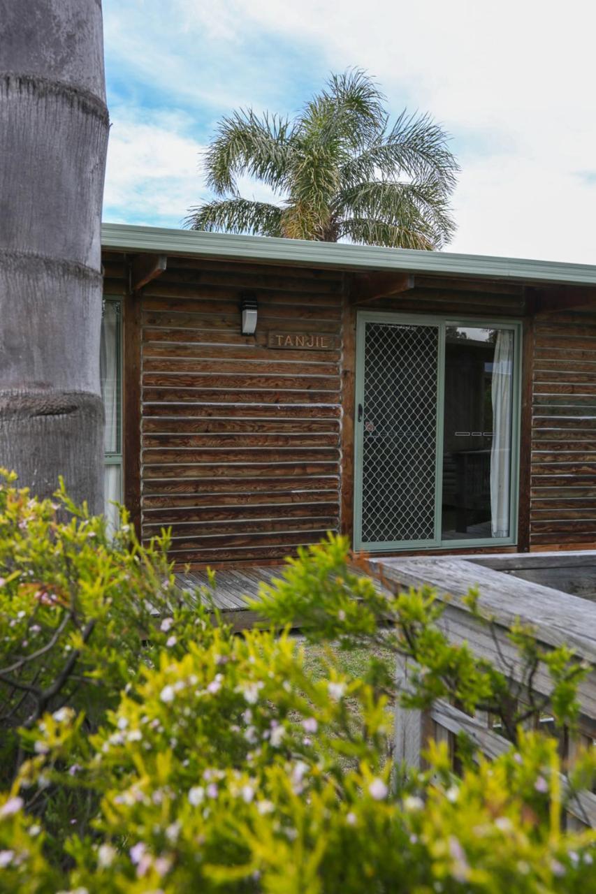 Lazy Acre Log Cabins Lakes Entrance Extérieur photo