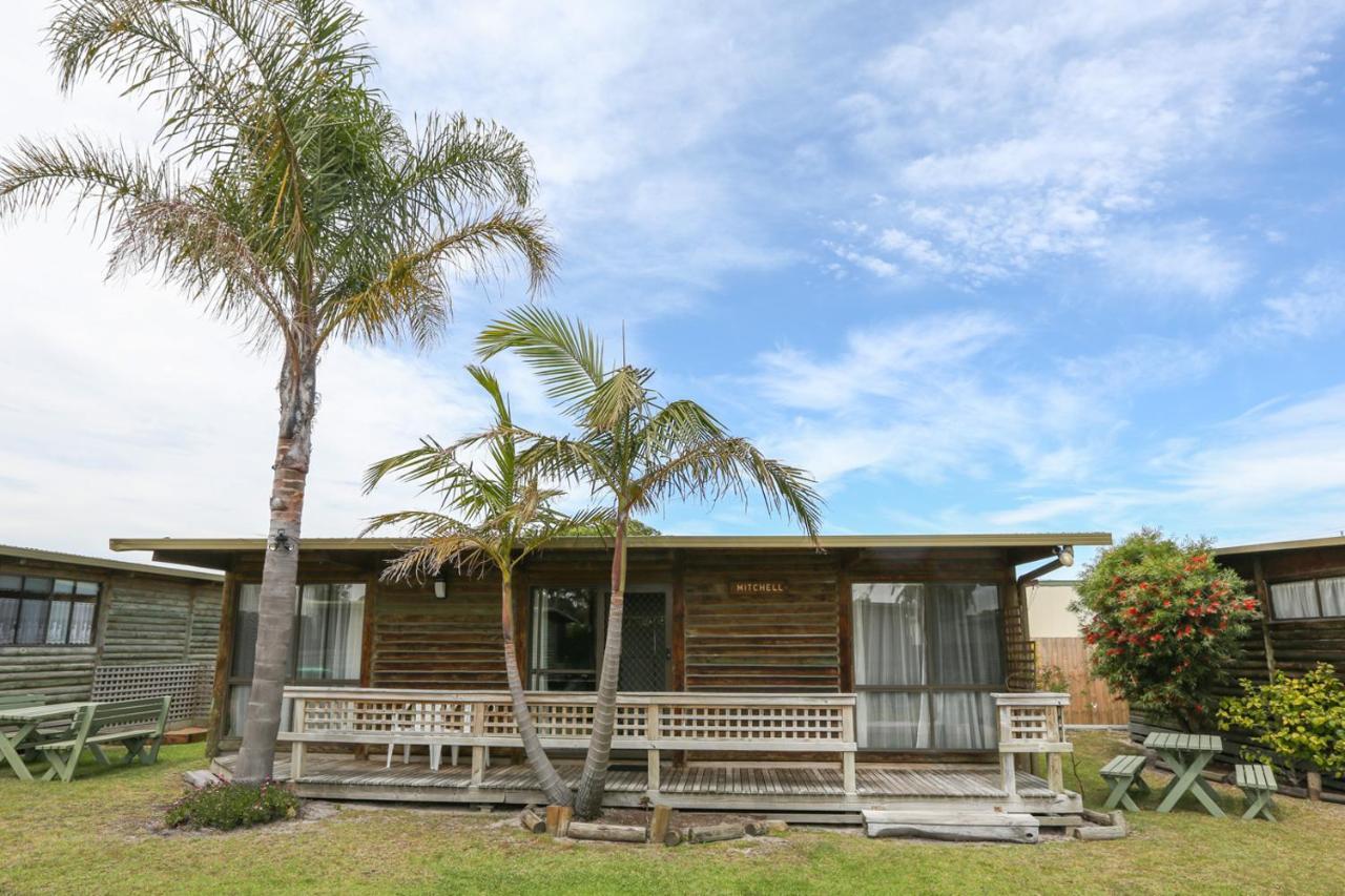 Lazy Acre Log Cabins Lakes Entrance Extérieur photo