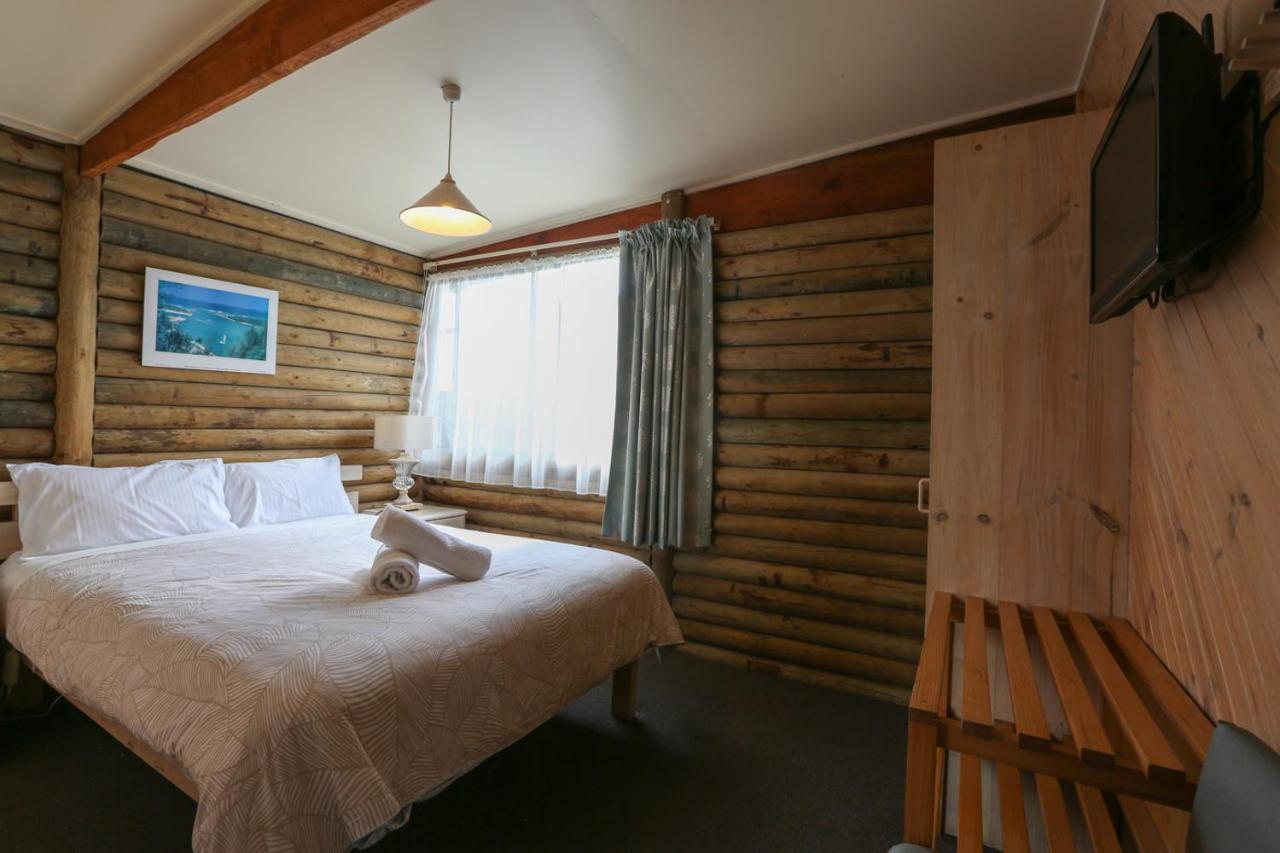 Lazy Acre Log Cabins Lakes Entrance Extérieur photo