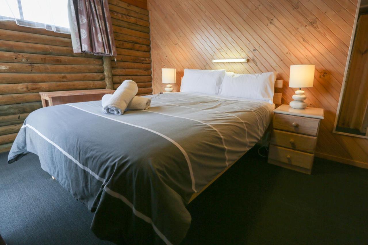 Lazy Acre Log Cabins Lakes Entrance Extérieur photo