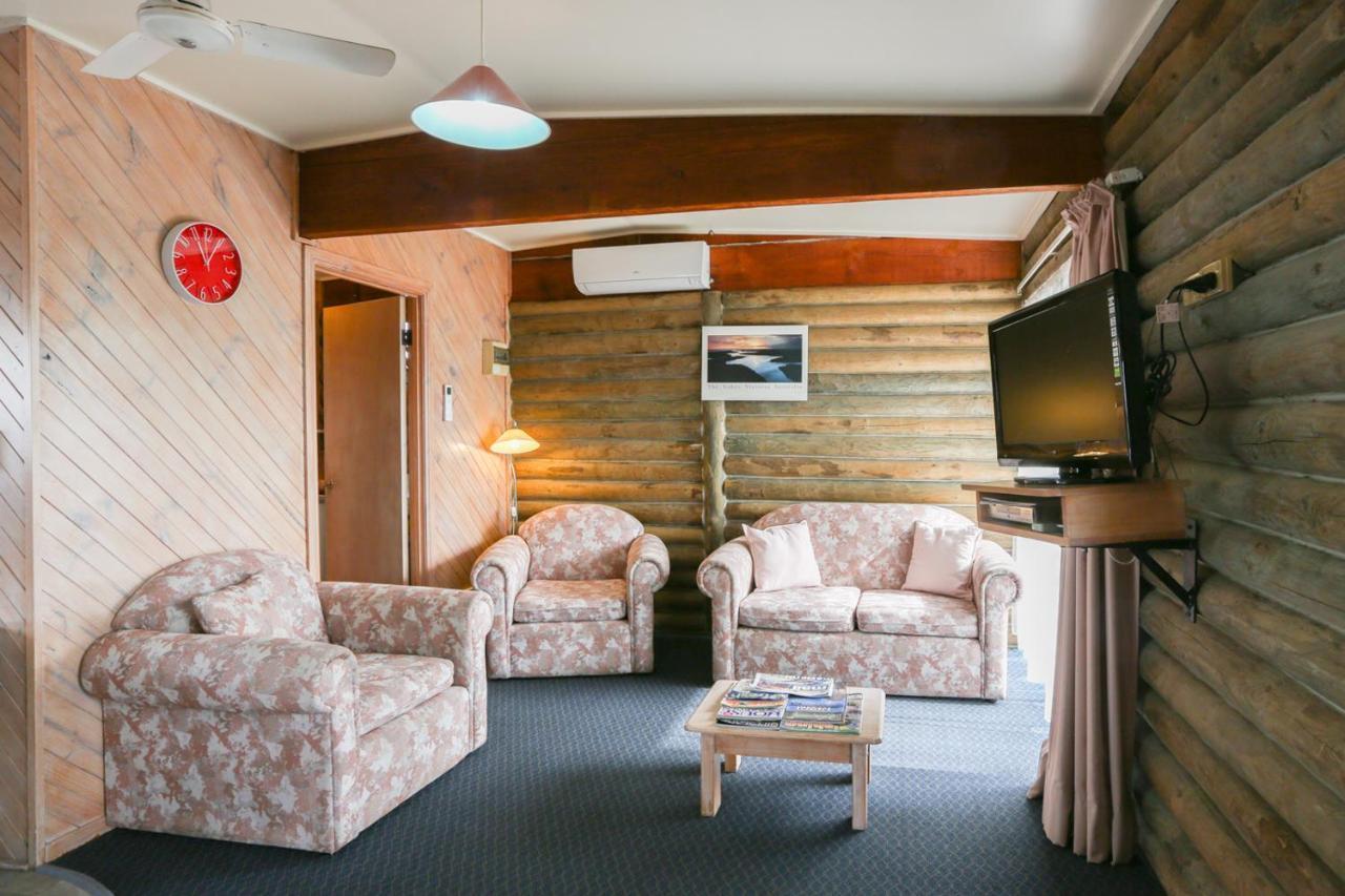 Lazy Acre Log Cabins Lakes Entrance Extérieur photo
